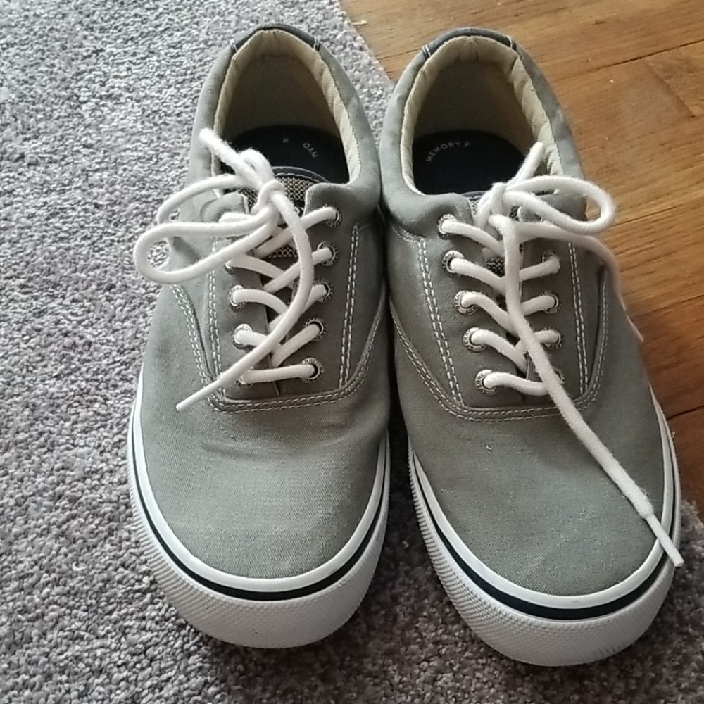 Mens grey sperrys with memory foam